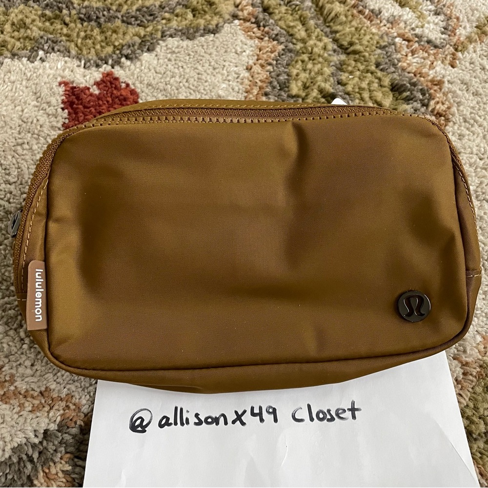 🍁Burnt Camel🍁 Lululemon Everywhere Belt Bag - Picture 2 of 12